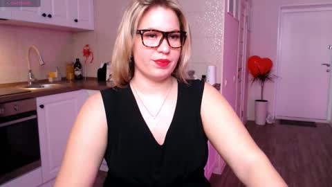 Snapshot of vip_juicy chatting on February 28, 6:32 am VelvettTime online show from February 28, 6:32 am