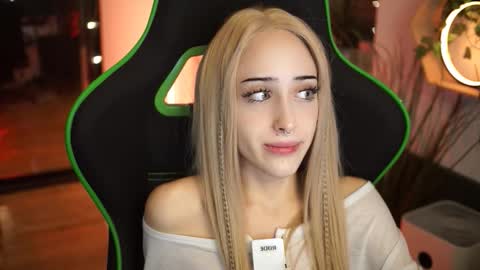 virtualexis online show from November 26, 8:05 pm