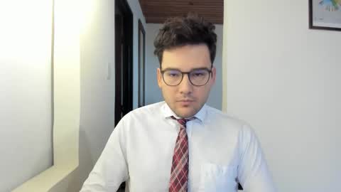 Vito Ferrer online show from November 6, 11:35 am