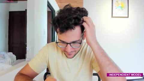 Snapshot of vito_ferrero chatting on September 20, 3:59 pm Vito Ferrer online show from September 20, 3:59 pm