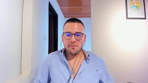 Snapshot of vito_ferrero chatting on March 3, 10:31 pm Vito Ferrer online show from March 3, 10:31 pm
