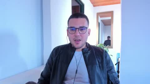 Snapshot of vito_ferrero chatting on February 26, 10:26 pm Vito Ferrer online show from February 26, 10:26 pm