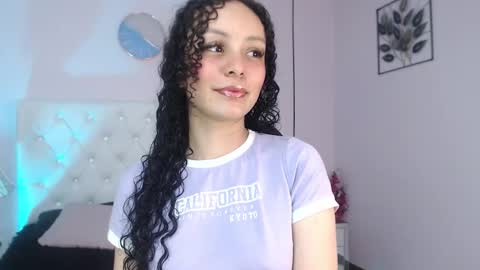 Snapshot of vivi_gh1 chatting on October 17, 5:11 am Vivi online show from October 17, 5:11 am