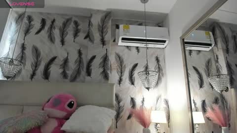 Viviana  online show from February 1, 6:05 pm