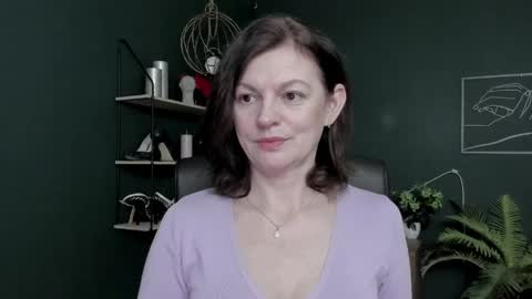 Vivian online show from March 24, 7:36 am