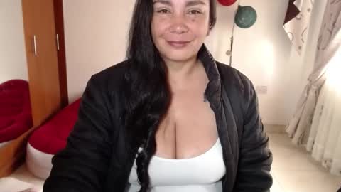 vivian_milf_paint online show from November 16, 1:35 pm