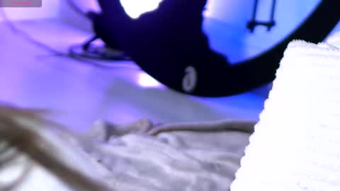 Vivi online show from September 11, 8:10 pm