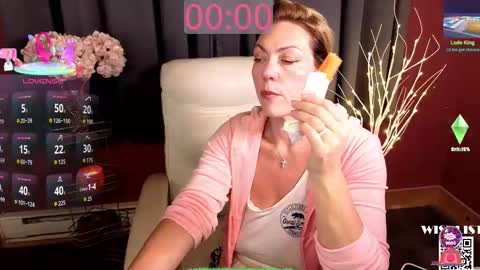 VivianLuxe online show from November 9, 4:38 am