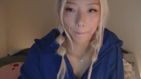 vivianwinters online show from November 6, 12:02 am