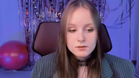 Vivien online show from February 16, 9:27 pm