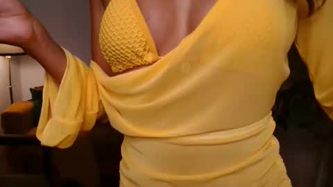 Snapshot of vivienneclement chatting on September 13, 5:15 pm Vivienne online show from September 13, 5:15 pm