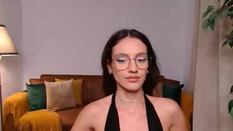 Snapshot of vivienneclement chatting on October 10, 6:25 pm Vivienne online show from October 10, 6:25 pm