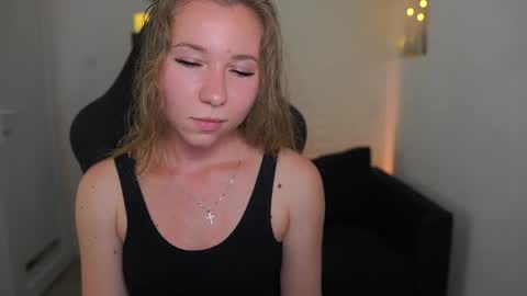 VivienVance online show from June 2, 9:50 pm