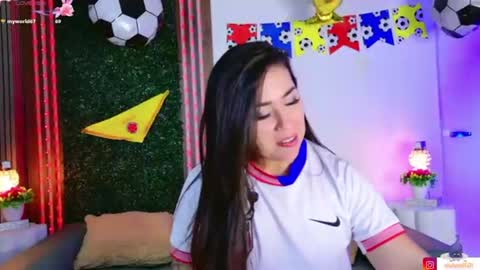 Vivi online show from June 20, 3:35 am