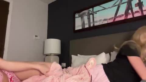 Victoria online show from November 13, 2:03 am