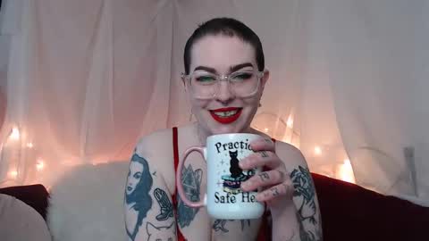 Snapshot of vixinvvitch chatting on December 21, 4:36 pm VIXIN online show from December 21, 4:36 pm