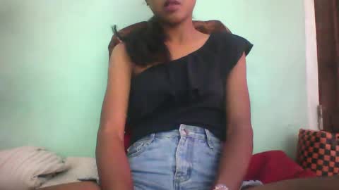 vounialdy online show from February 17, 12:49 pm