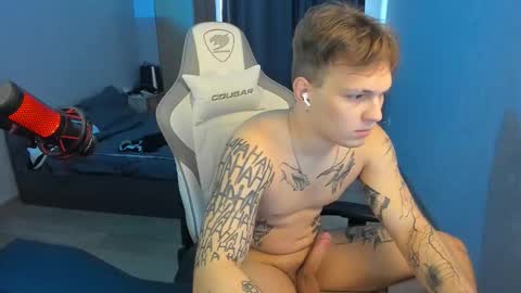 Snapshot of vova_belkin_ chatting on September 12, 10:17 am vova online show from September 12, 10:17 am