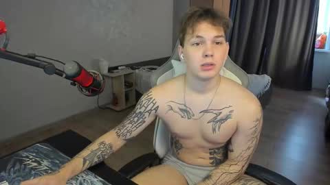 Snapshot of vova_belkin_ chatting on October 18, 9:57 am vova online show from October 18, 9:57 am