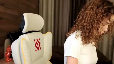 Lily online show from August 9, 5:24 am
