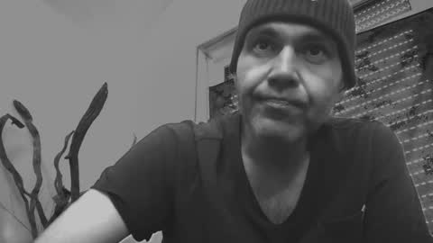 voyeuredeluxe online show from March 21, 8:19 am