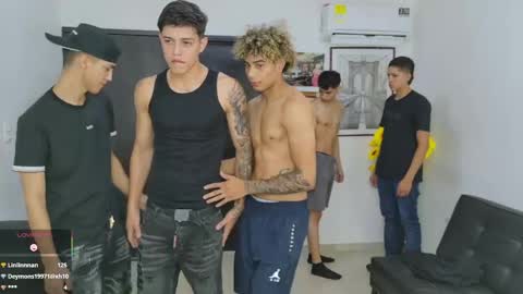voyeurism_guys online show from May 15, 11:56 pm