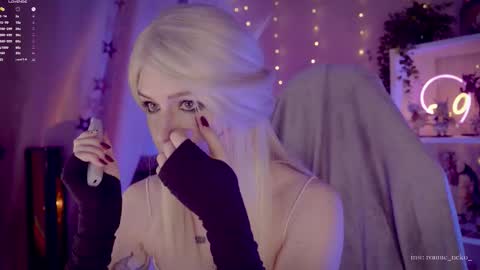 vronnier online show from September 21, 5:39 pm