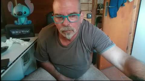 oscar online show from October 4, 4:16 pm