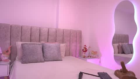 Violeta online show from December 18, 3:24 am