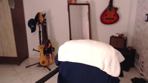 Snapshot of wake_and_bakee chatting on October 5, 12:41 am John online show from October 5, 12:41 am