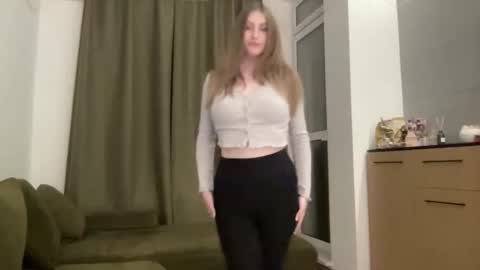 walkiria19 online show from February 25, 7:06 pm