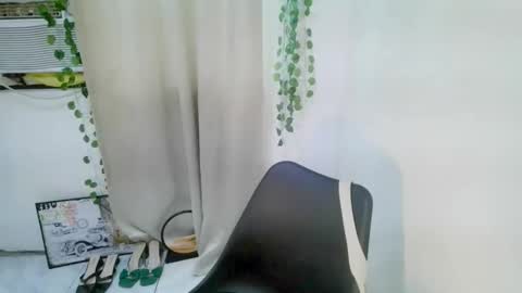 Snapshot of walwagera chatting on October 2, 11:14 pm walwagera online show from October 2, 11:14 pm