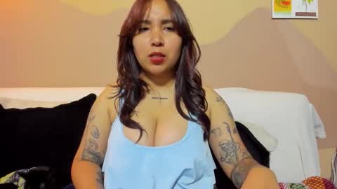 Waningrose  Lu online show from October 18, 12:15 am