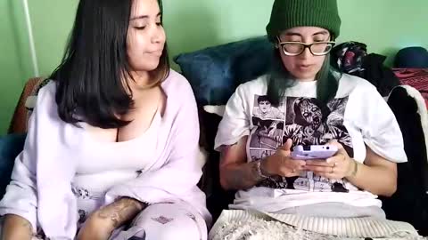 Waningrose  Lu online show from January 20, 6:10 pm