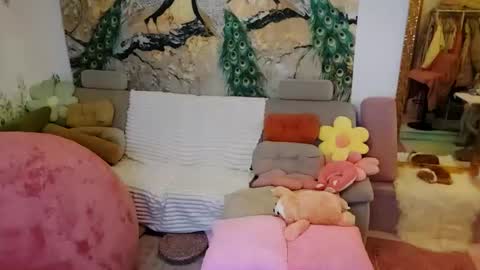 Emilia inst  online show from November 10, 6:21 pm