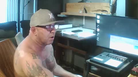 inittogetitin online show from February 3, 4:00 pm