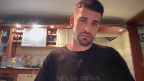 wearetwo online show from February 25, 5:22 am