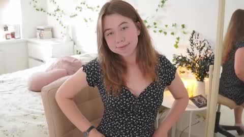 Snapshot of watermelon_sugar_ chatting on October 17, 11:03 am Tess Pls support me with Can we reach 155 my favorite number online show from October 17, 11:03 am