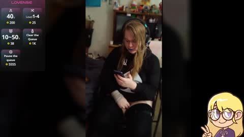 Snapshot of waysoft23 chatting on December 12, 11:06 am Ash online show from December 12, 11:06 am