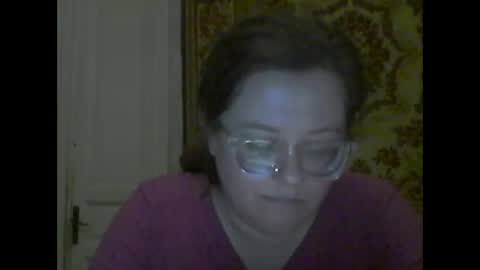 Snapshot of webgirl2 chatting on September 17, 10:35 pm Marina online show from September 17, 10:35 pm