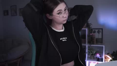 little girl who is always rightLisa online show from February 26, 8:39 am