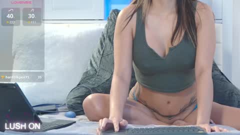 Snapshot of wet_pussyasian chatting on December 13, 4:27 pm WetPussyAsian online show from December 13, 4:27 pm