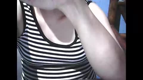 Snapshot of wethornypussy4u chatting on September 24, 7:26 am wethornypussy4u online show from September 24, 7:26 am
