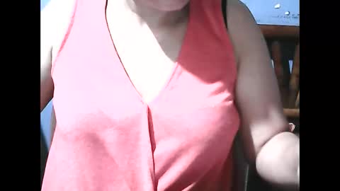 Snapshot of wethornypussy4u chatting on October 1, 6:40 pm wethornypussy4u online show from October 1, 6:40 pm