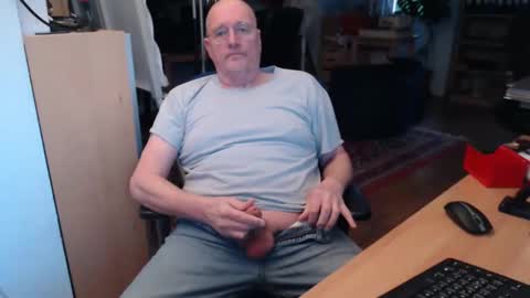 Snapshot of wetwo chatting on January 28, 3:57 pm WeTwo online show from January 28, 3:57 pm