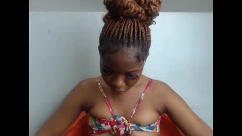 Snapshot of wetxxbabe chatting on October 16, 8:25 am wetxxbabe online show from October 16, 8:25 am