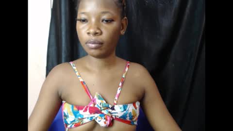 Snapshot of wetxxbabe chatting on October 3, 9:17 am wetxxbabe online show from October 3, 9:17 am
