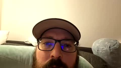 wheely19871606 online show from December 3, 1:25 am