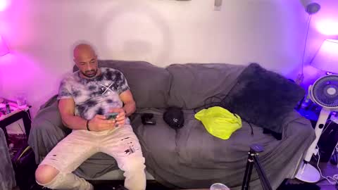 Snapshot of whenhotmeetssexy chatting on October 1, 6:45 am Hot 2 online show from October 1, 6:45 am
