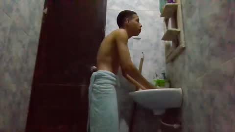 Snapshot of white_boy84723 chatting on February 26, 11:41 pm white boy online show from February 26, 11:41 pm